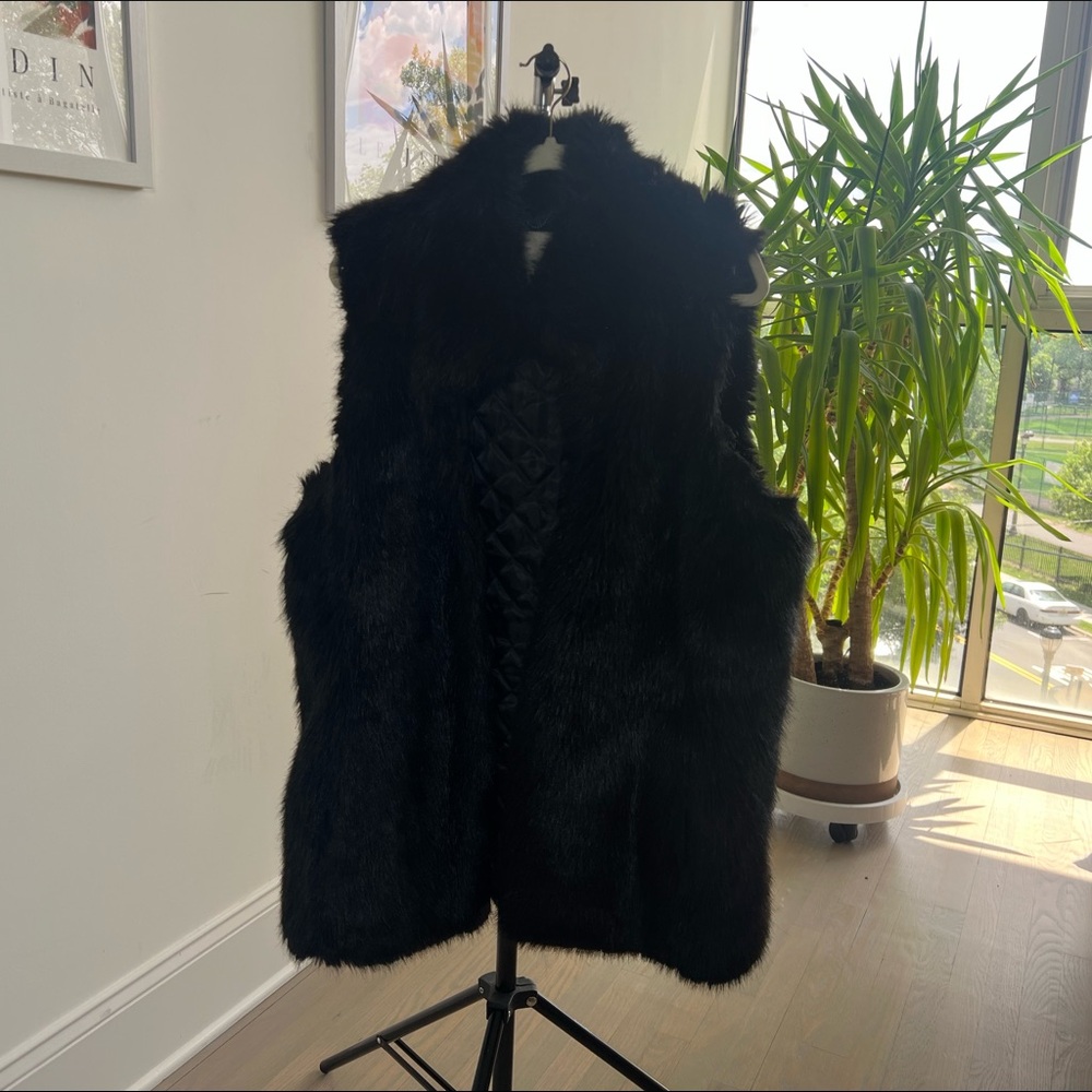 Oversized Black Foe Fur Vest